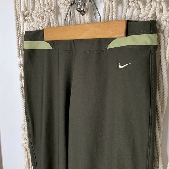 Nike Dry Fit Pants SZ SM Cropped Green Workout Gym Yoga Walking Loungewear - Picture 3 of 7